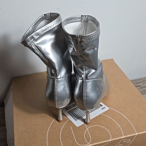 Urban Outfitters Silver Faux Leather Booties - Picture 7 of 12